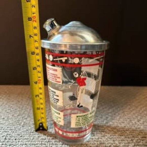Vintage, Cocktail Shaker, sports themed with 8 drink recipes & book - Picture 6 of 10